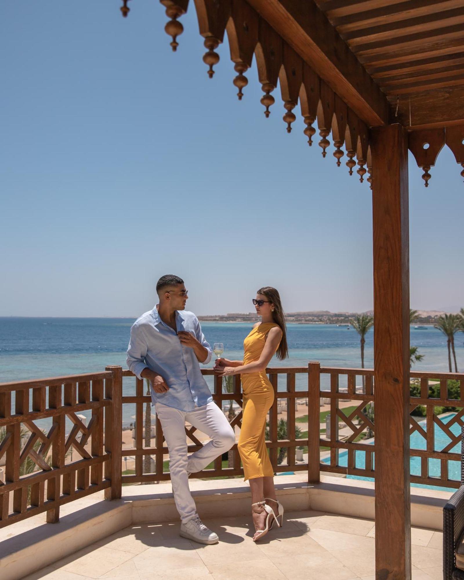 The Makadi Spa Hotel - Couples Only 18 Years Plus Hurghada Exteriör bild Tourists at a resort in Hurghada