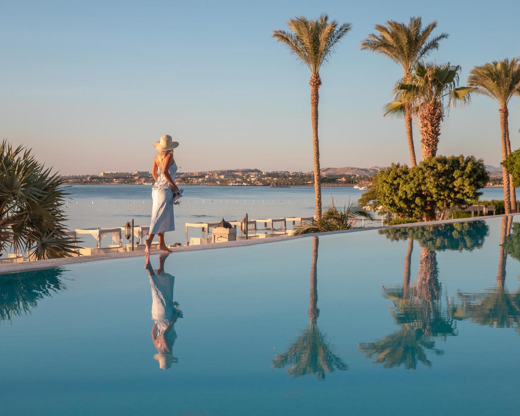The Makadi Spa Hotel - Couples Only 18 Years Plus Hurghada Exteriör bild The resort's infinity pool