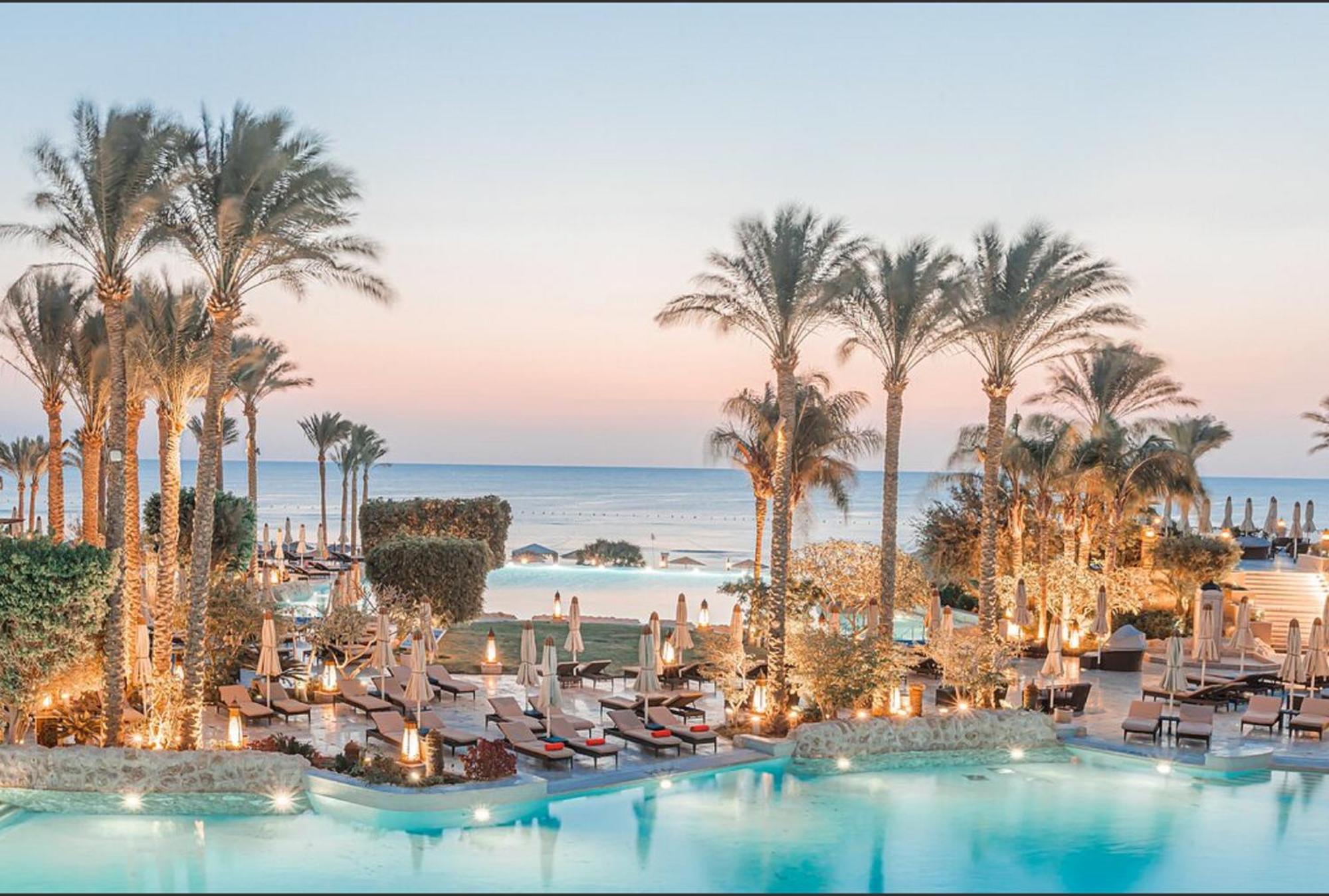 The Makadi Spa Hotel - Couples Only 18 Years Plus Hurghada Exteriör bild The resort at sunset