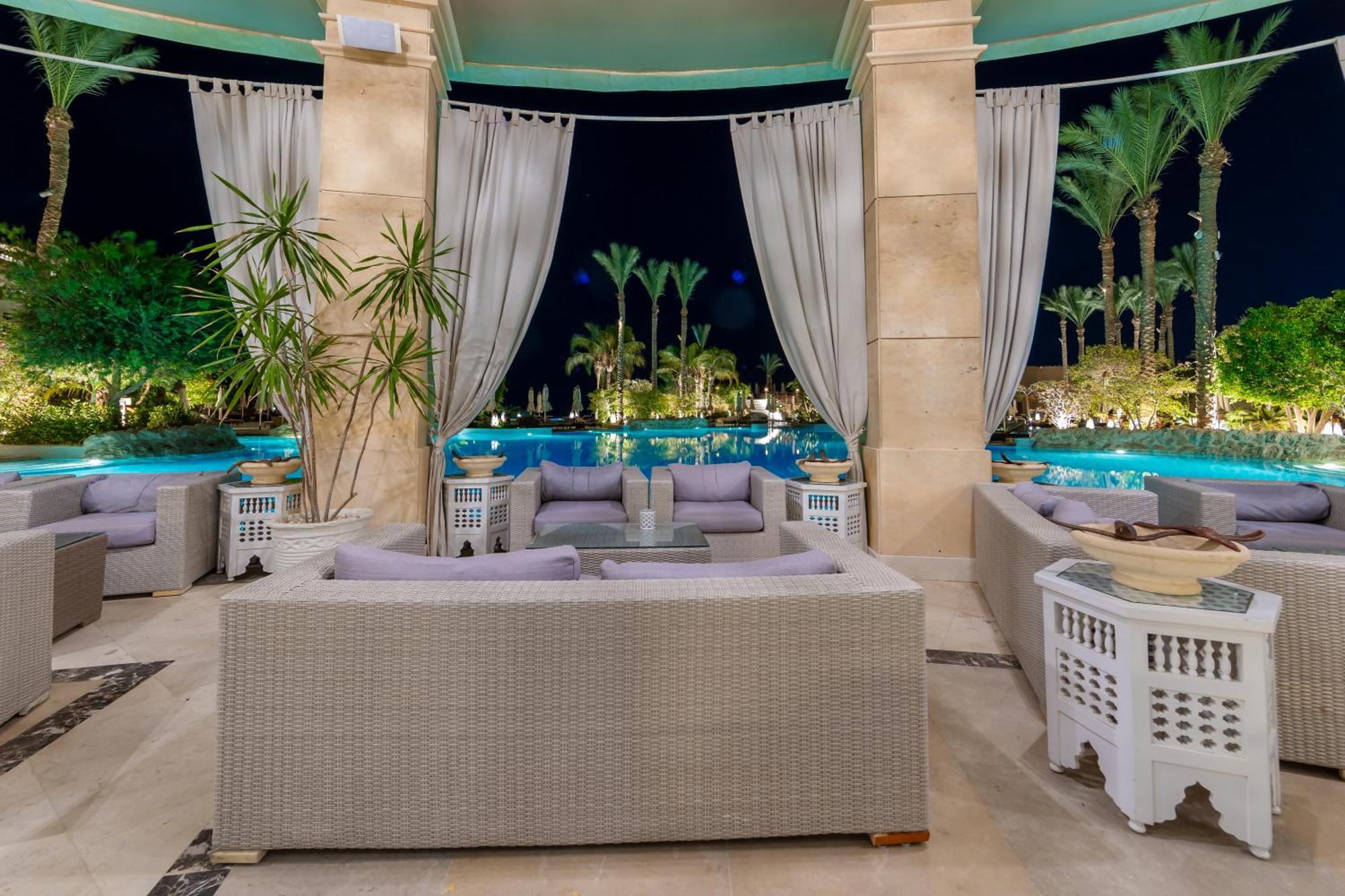 The Makadi Spa Hotel - Couples Only 18 Years Plus Hurghada Exteriör bild The pool at the Royal Mirage