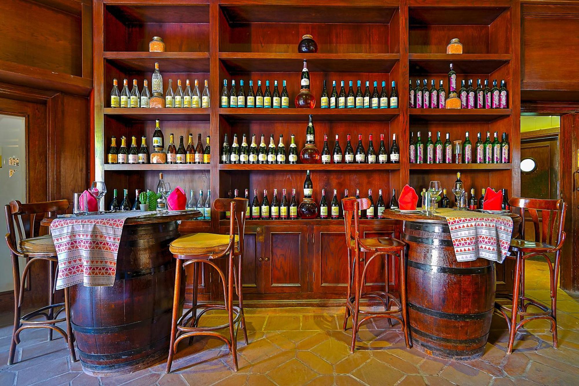 The Makadi Spa Hotel - Couples Only 18 Years Plus Hurghada Exteriör bild A wine bar in Spain
